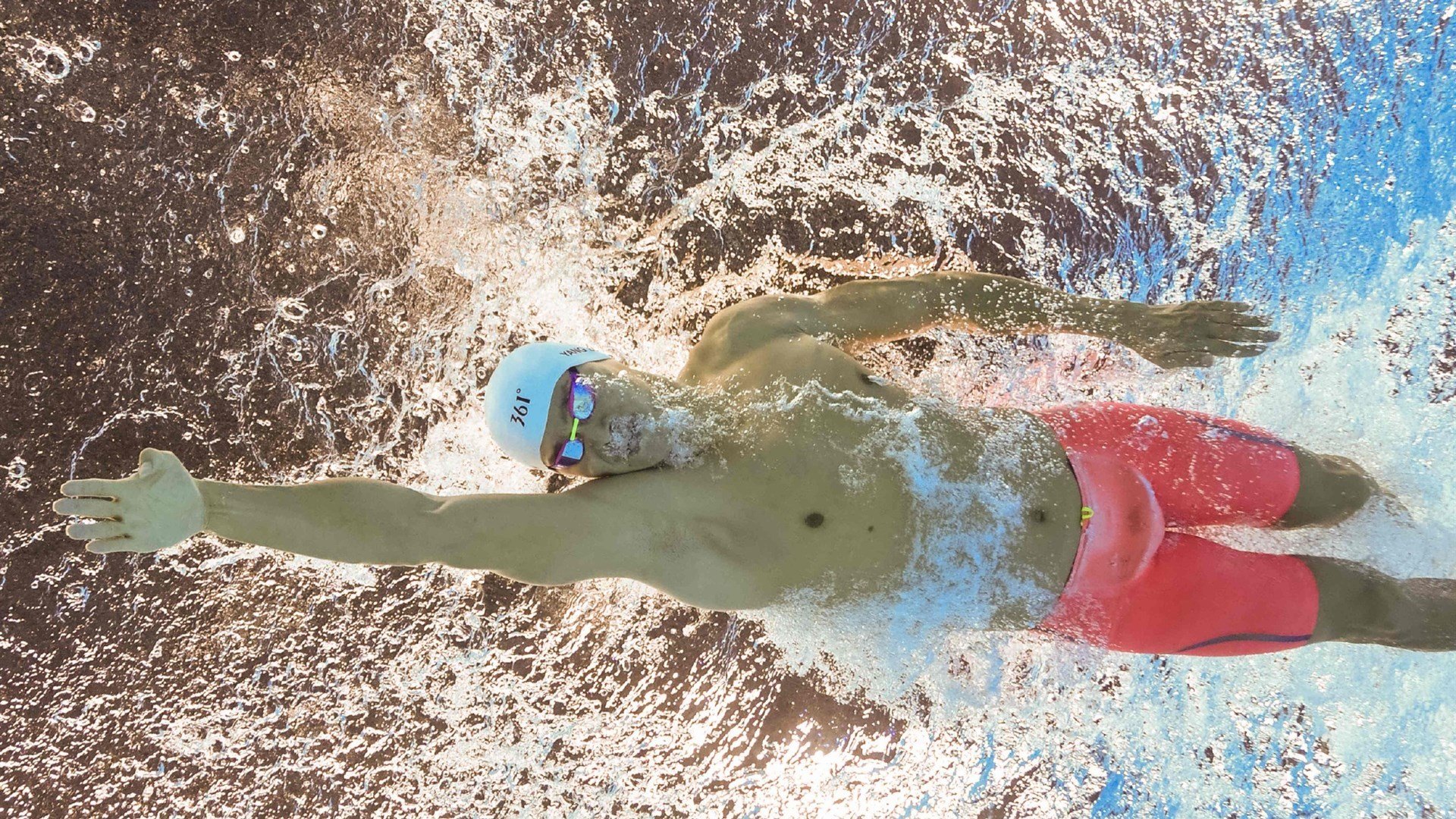 法比尼奥中场爆发引燃战局，巴黎圣日耳曼一波流带走苏格兰巨人